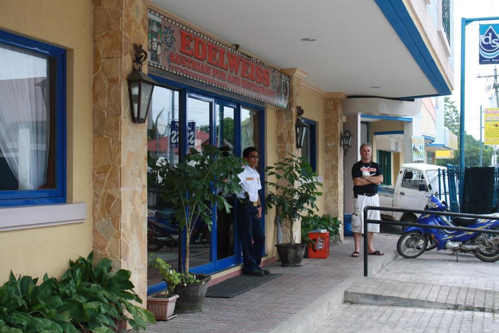 Dumaguete Springs Apartment Dumaguete City Esterno foto