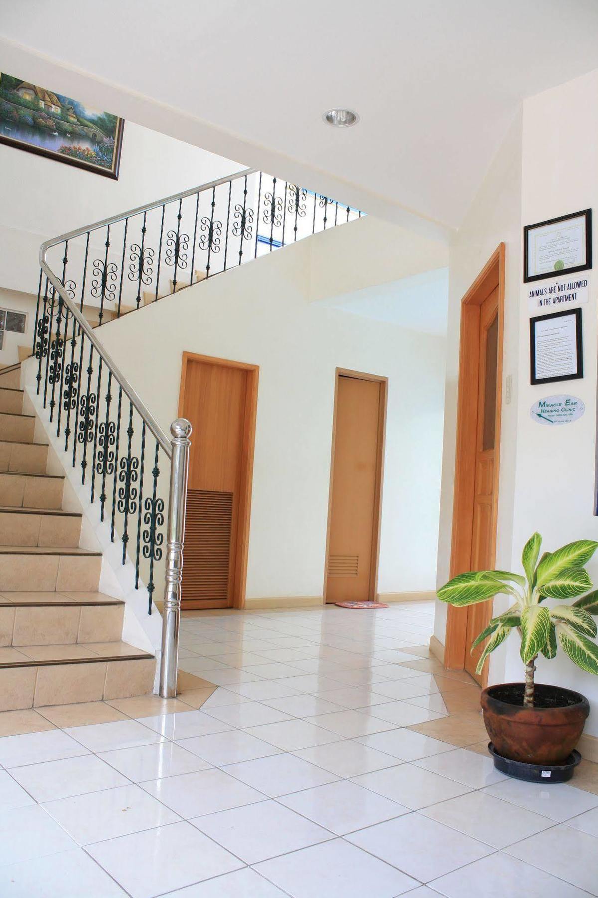 Dumaguete Springs Apartment Dumaguete City Esterno foto