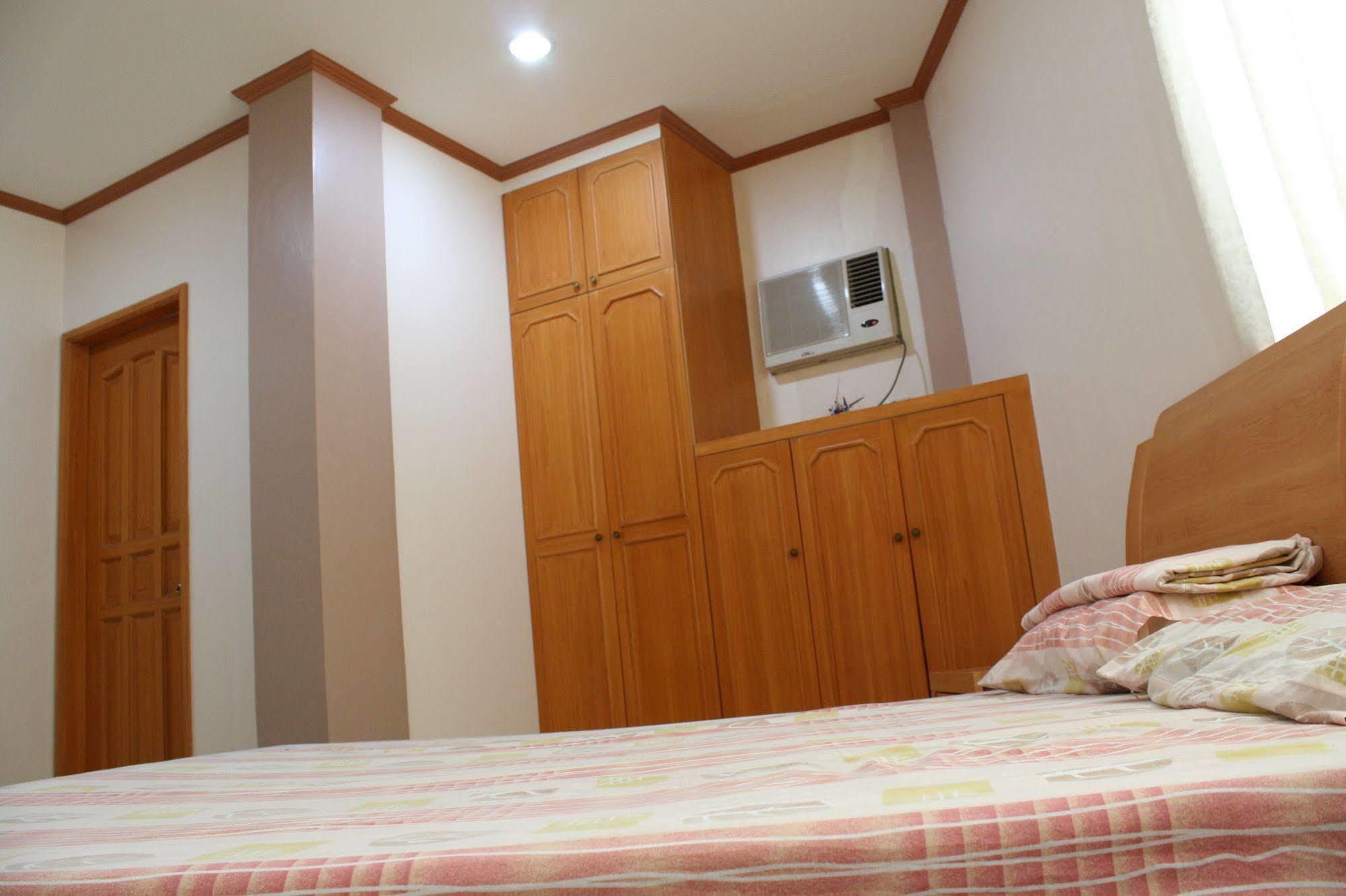 Dumaguete Springs Apartment Dumaguete City Esterno foto